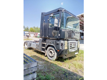 Ťahač RENAULT Magnum 440