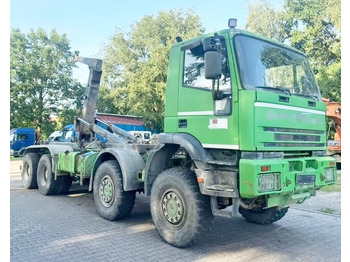 Hákový nosič kontajnerov