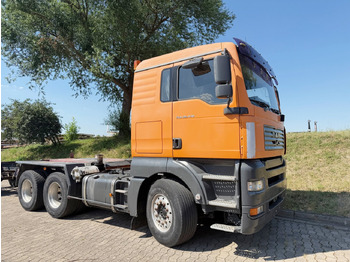 Podvozek s kabinou MAN TGA 26.430