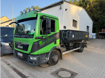 Hákový nosič kontajnerov MAN TGL 10.180