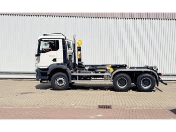 Hákový nosič kontajnerov MAN TGS 33.440