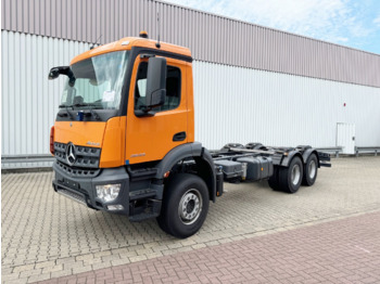 Podvozek s kabinou MERCEDES-BENZ Arocs