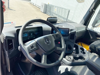 Interior photo 2: Leasing Mercedes-Benz Arocs 3240 8x4 Arocs 3240 8x4 Mercedes-Benz Arocs 3240 8x4 Arocs 3240 8x4 Interior photo 2: Leasing Mercedes-Benz Arocs 3240 8x4 Arocs 3240 8x4 Mercedes-Benz Arocs 3240 8x4 Arocs 3240 8x4