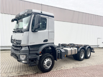 Podvozek s kabinou MERCEDES-BENZ Arocs