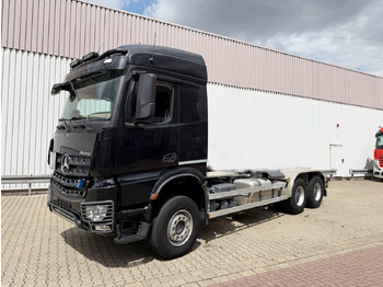 Podvozek s kabinou MERCEDES-BENZ Arocs 3351