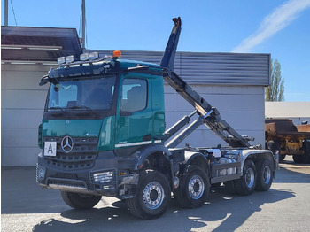 Hákový nosič kontajnerov MERCEDES-BENZ Arocs