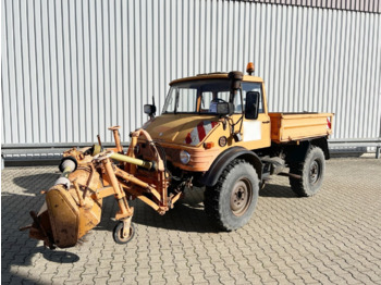 Sklápač UNIMOG