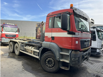 Hákový nosič kontajnerov MAN TGA 26.400