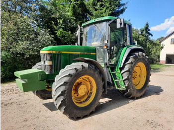 Traktor JOHN DEERE 6910