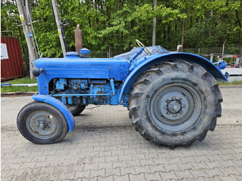 Traktor ZETOR