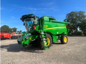 Obilný kombajn JOHN DEERE T560
