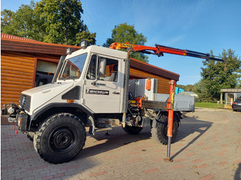 Auto s hydraulickou rukou UNIMOG