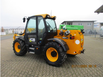 Teleskopický nakladač JCB