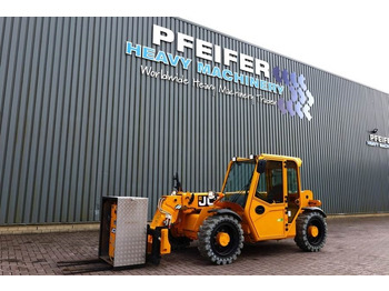 Teleskopický nakladač JCB