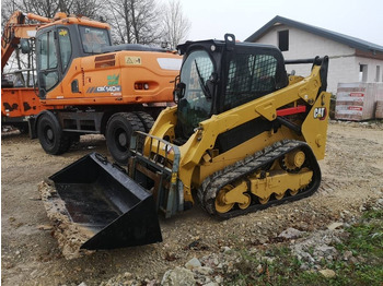 Šmykom riadený nakladač CATERPILLAR