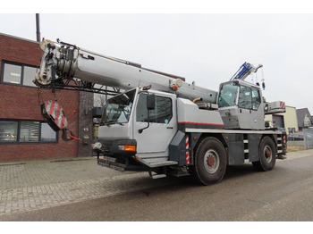 Žeriav pre všetky terény LIEBHERR LTM 1030/2