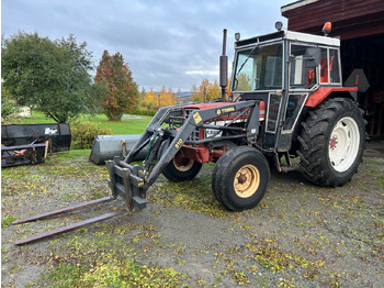 Traktor INTERNATIONAL