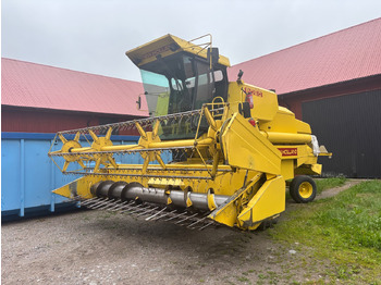 Obilný kombajn NEW HOLLAND