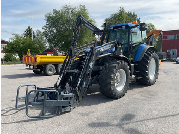 Traktor NEW HOLLAND TM135