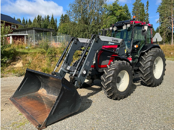 Traktor VALTRA A83