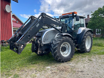Traktor VALTRA T140