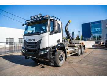 Hákový nosič kontajnerov IVECO X-WAY