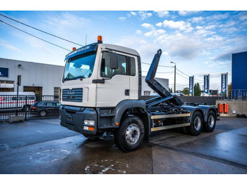 Hákový nosič kontajnerov MAN TGA 33.360