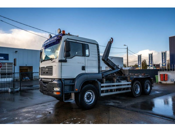 Hákový nosič kontajnerov MAN TGA 33.430