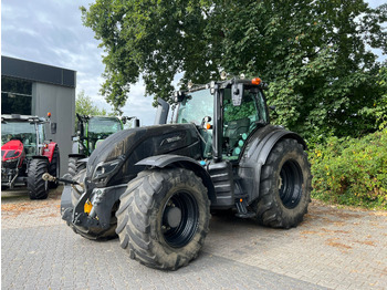 Traktor VALTRA T174