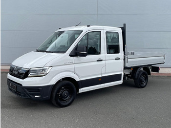Automobil