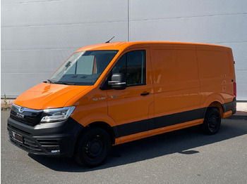 Automobil