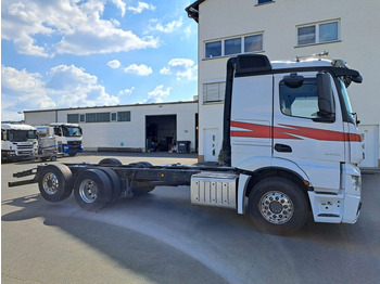 Podvozek s kabinou MERCEDES-BENZ Actros 2553