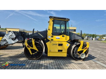 Cestný valec BOMAG