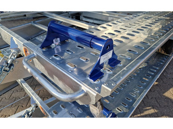 Príves prepravník áut SARIS