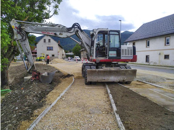 Kolesové rýpadlo TAKEUCHI