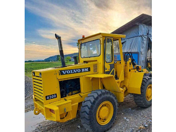 Kolesový nakladač VOLVO 4300