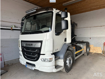 Hákový nosič kontajnerov DAF LF 260