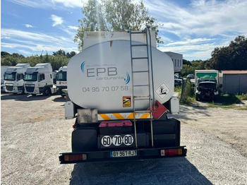 Cisternové vozidlo na prepravu palivo Renault MIDLUM 210 CITERNE MERCERON 11000 L 4 COMPARTIMENTS: obrázok 3 Cisternové vozidlo na prepravu palivo Renault MIDLUM 210 CITERNE MERCERON 11000 L 4 COMPARTIMENTS: obrázok 3