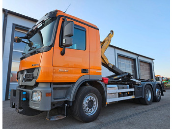 Hákový nosič kontajnerov MERCEDES-BENZ Actros 2532