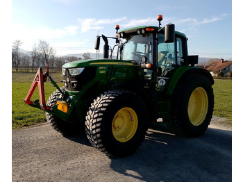 Traktor JOHN DEERE 6115M