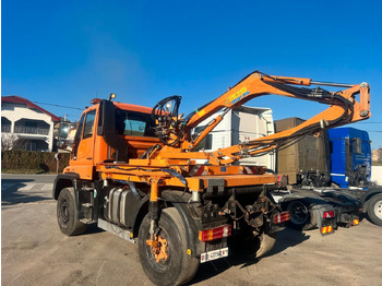 Nákladné auto UNIMOG U500