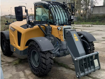 Teleskopický nakladač LIEBHERR