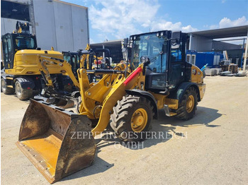 Kolesový nakladač CATERPILLAR 906
