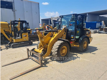 Kolesový nakladač CATERPILLAR 906M