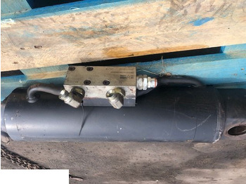 Hydraulický valec JCB