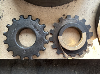 Diely bŕzd JOHN DEERE