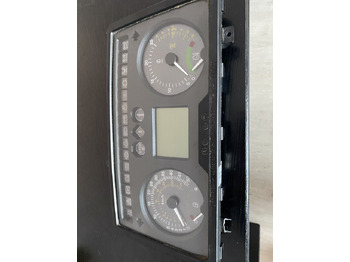 Palubná doska JOHN DEERE