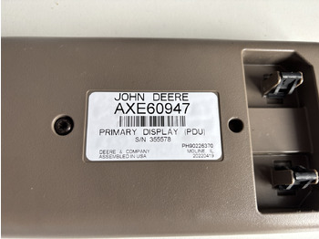 Kabína a interiér JOHN DEERE