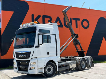 Hákový nosič kontajnerov MAN TGX 26.560