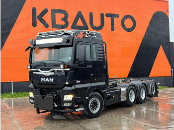 Hákový nosič kontajnerov MAN TGX 35.560